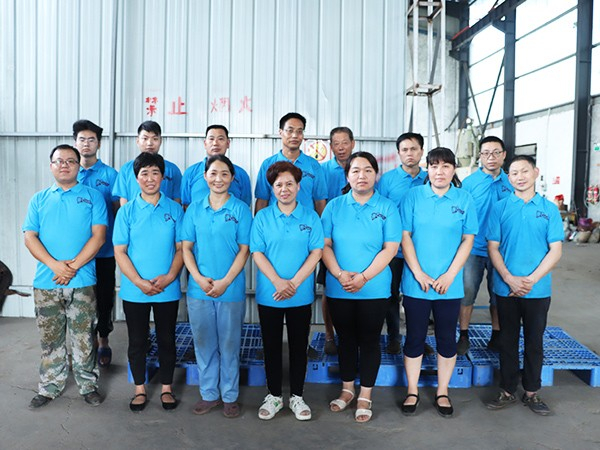 開(kāi)心玩具：?jiǎn)T工合影