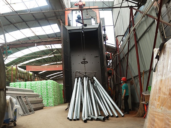 開(kāi)心玩具：材料卸貨